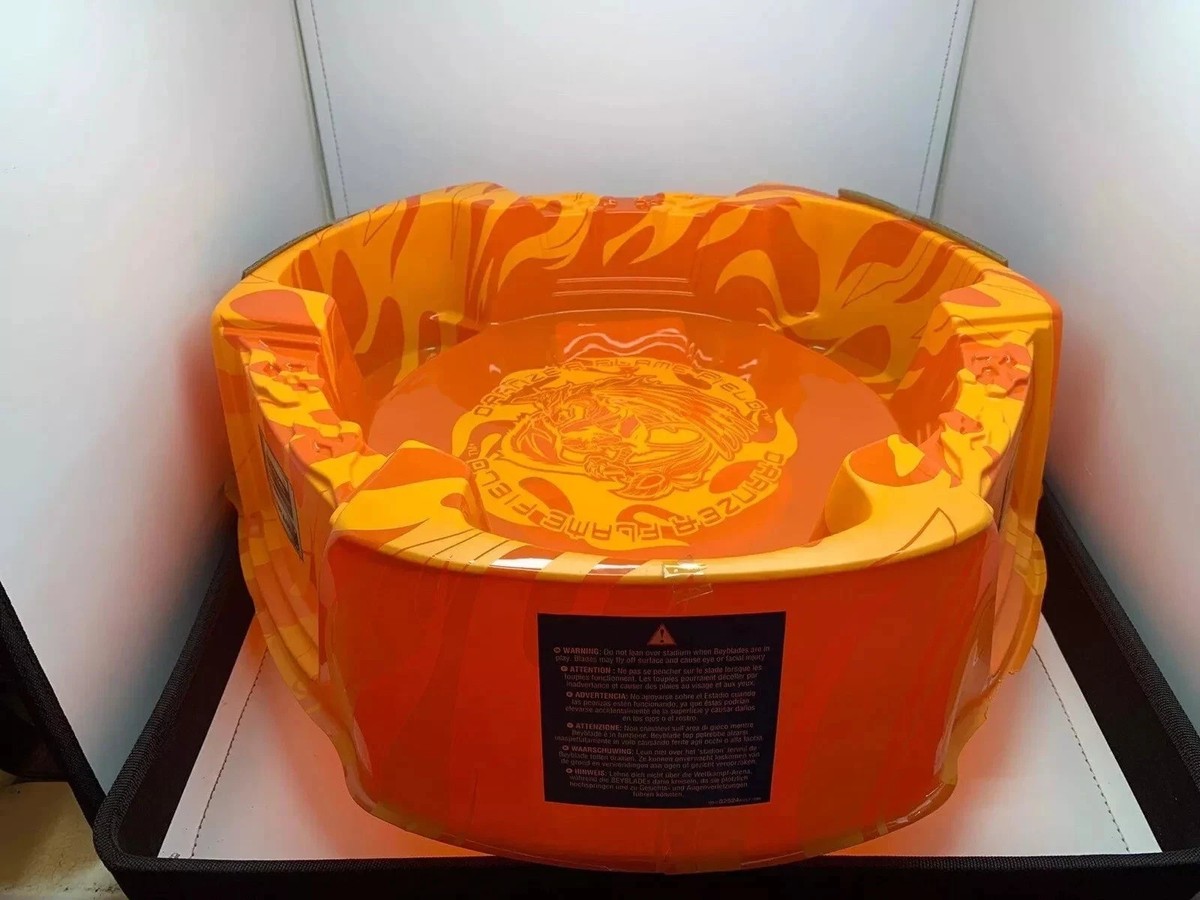 Very RARE 2002 Beyblade Stadium Beystadium Dranzer Flame Field