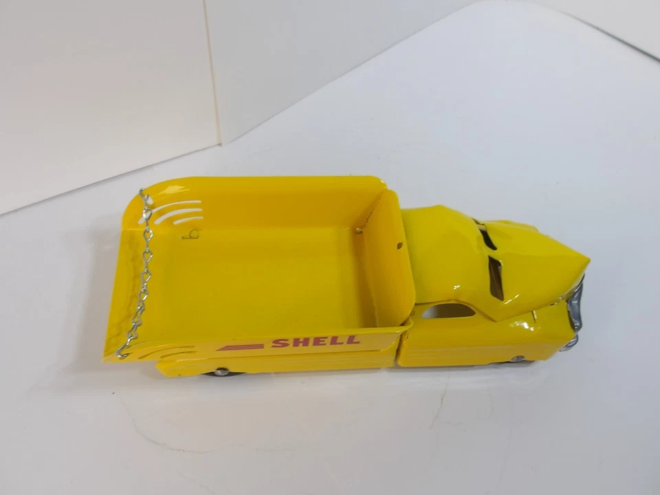 Camión de reparto de aceite Buddy con carcasa de acero prensado restaurado 1949 Foto 3 de 4