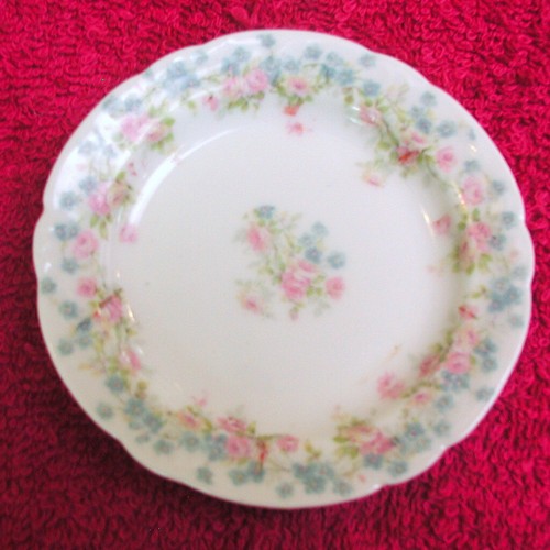 Theo Haviland (Schleiger 610-3 Blank 122) 3 1/4" BUTTER PAT