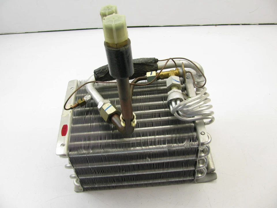 Nuevo de Lote Antiguo - Evaporador de Aire A/C Original 27621-H9120 Para 1981-1982 Datsun 210 Foto 2 de 4