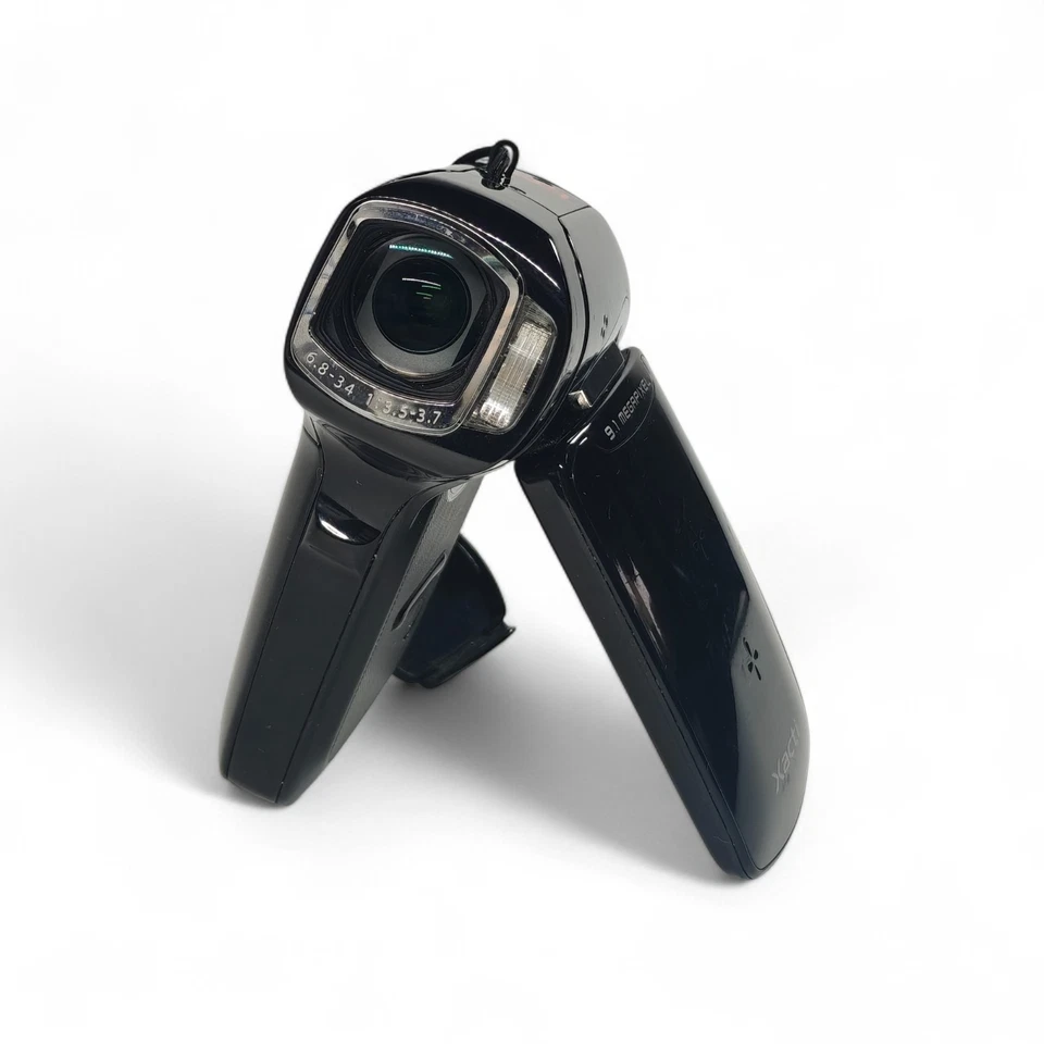 Sanyo Xacti VPC-CG9 9.1MP Compact Digital Camcorder in Black + Charger - Image 3 of 4