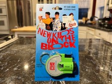 NEW IN PACKAGE 1990 New Kids On The Block Key Chain Viewer 24 Frames Green