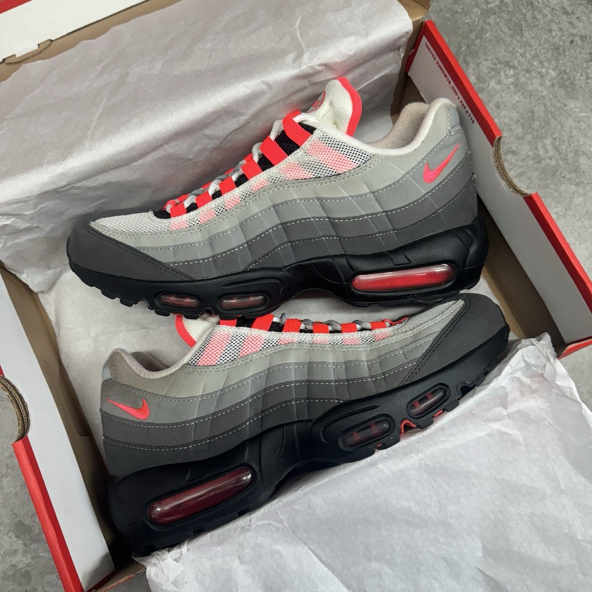 Nike Air Max 95 OG Solar Red 2018 UK8 EU42.5 US9 (AT2865-100) Good