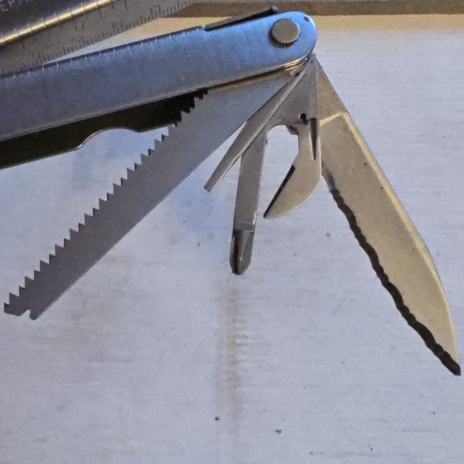 LEATHERMAN SUPER TOOL 200 MULTI TOOL PLIERS KNIFE SUPERTOOL 200