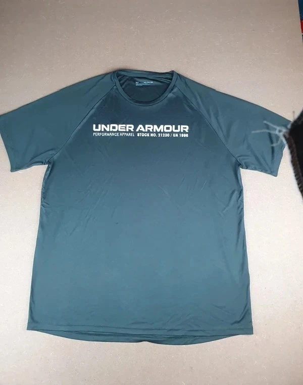 T-shirt de sport Under Armour vert foncé kaki motif taille XXL coupe loose - Photo 1/4