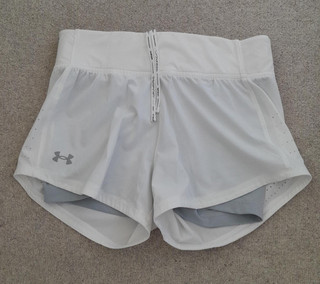 Under Armour womens shorts size medium white new without tags