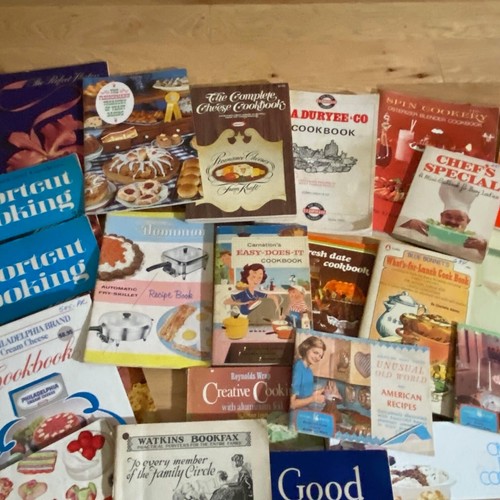 Vintage Lot Of 37 Recipe Booklets Pamphlets Advertising Cookbooks Guides - Picture 3 of 9