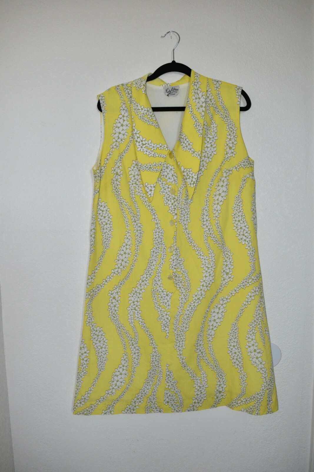Vintage 70s Yellow Daisy Dress Gem