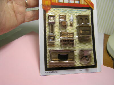 Miniature Dollhouse 8 Pc Plastic Dining room Set 1/4'' Scale 1:48