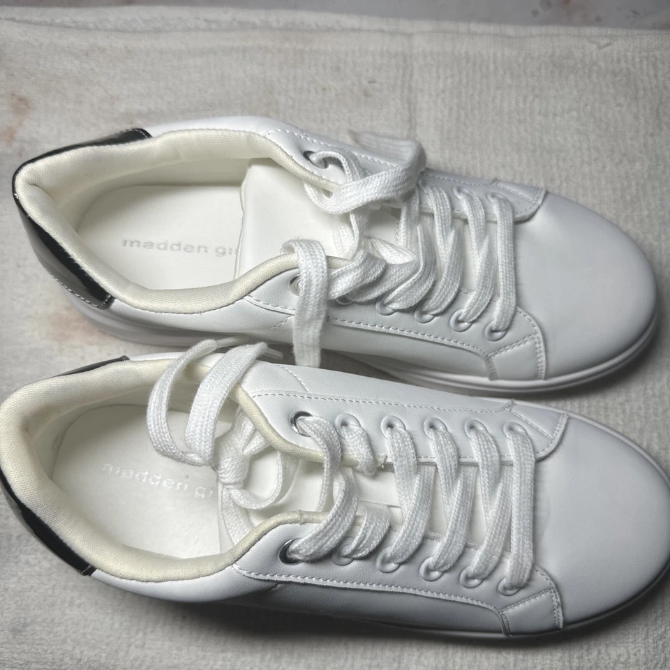 Madden Girl Josiiee White Paris Platform Sneakers women 9 Brand New White/silv - Image 3 of 4