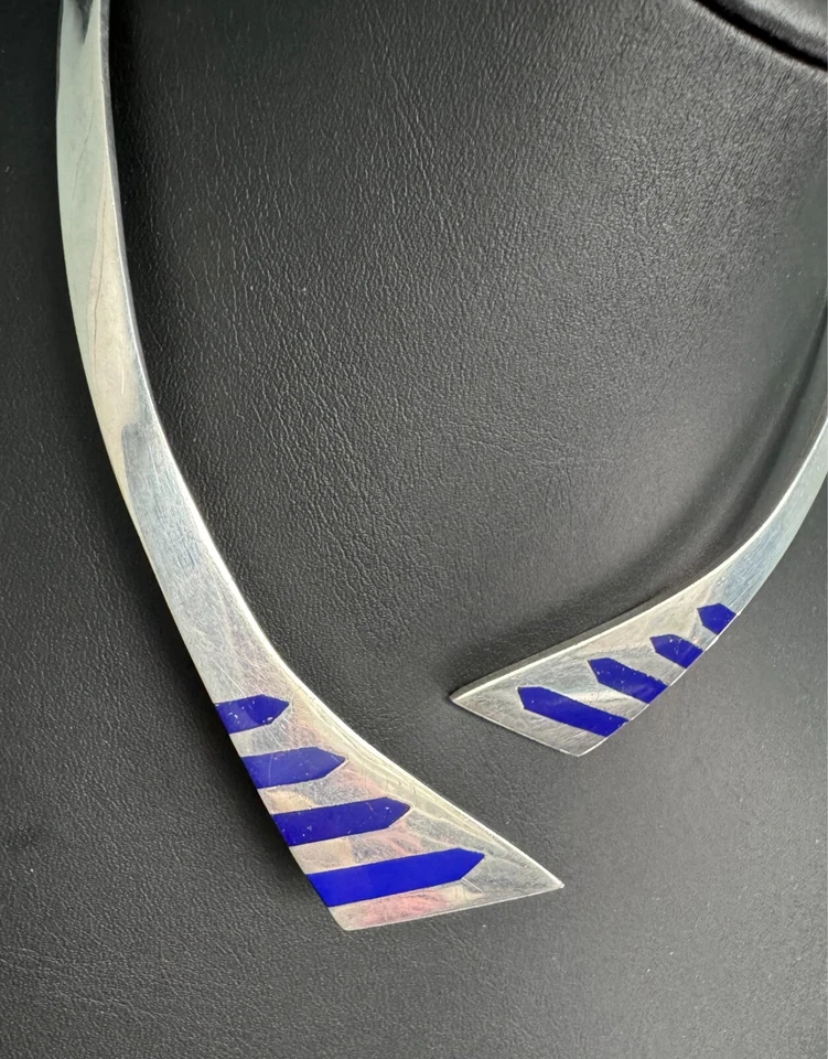 COLLAR VINTAGE TAXCO HECHO A MANO PLATA ESTERLINA 950 CON INCRUSTACIONES DE LAPISLÁZULI Foto 3 de 4