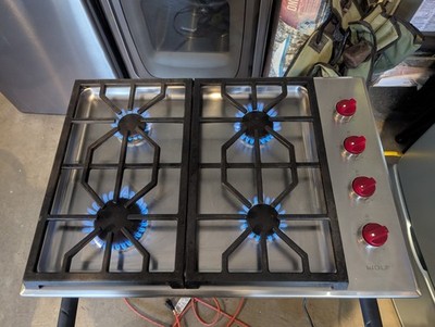 Wolf CG304P/S 30'' Professional Gas Cooktop Red Knobs 4 Burner Stainless