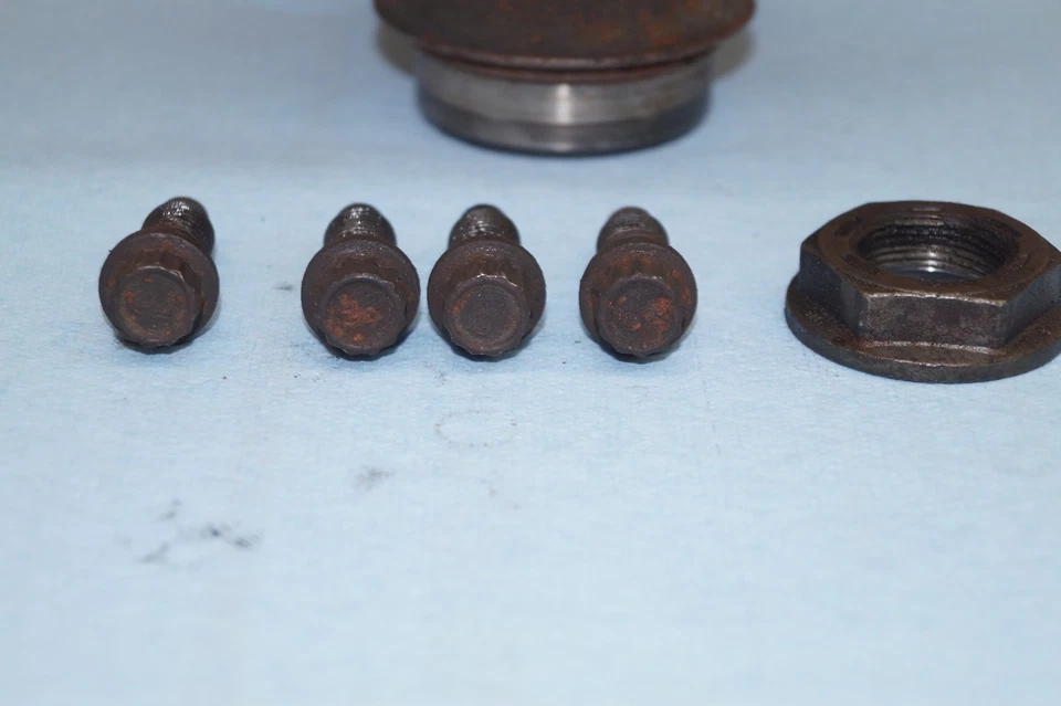 Ford ZF6 S6-650 6 Speed Manual Speed Manual Transmission Rear Output Flange Yoke - Image 3 of 4