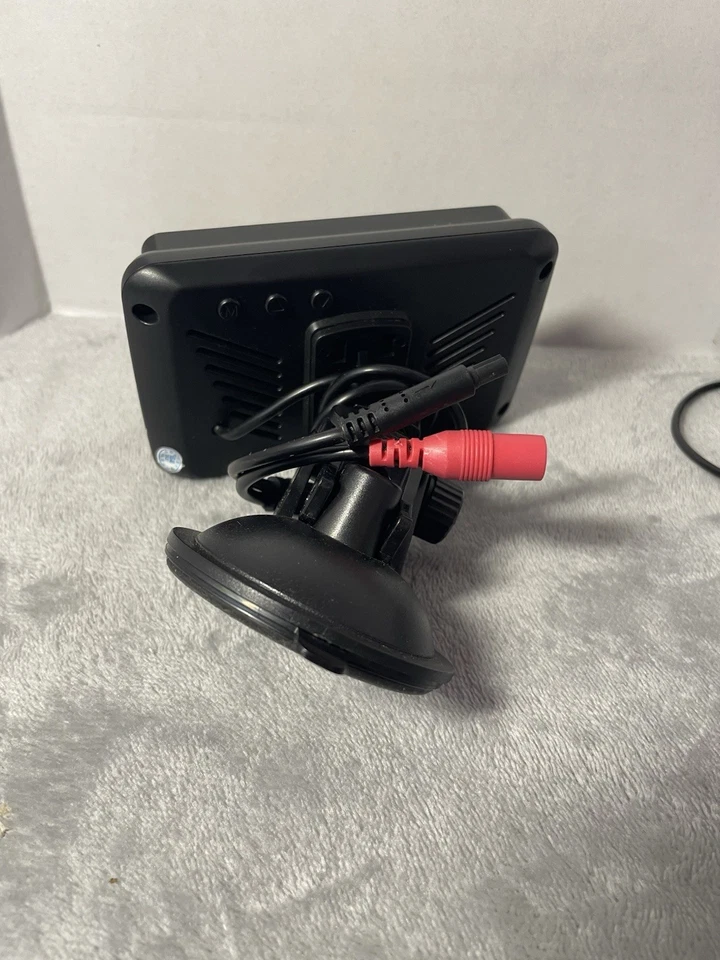 Rohent R3 HD 1080P Digital Signal Wired Backup Camera 5'' Preowned - Image 2 of 4