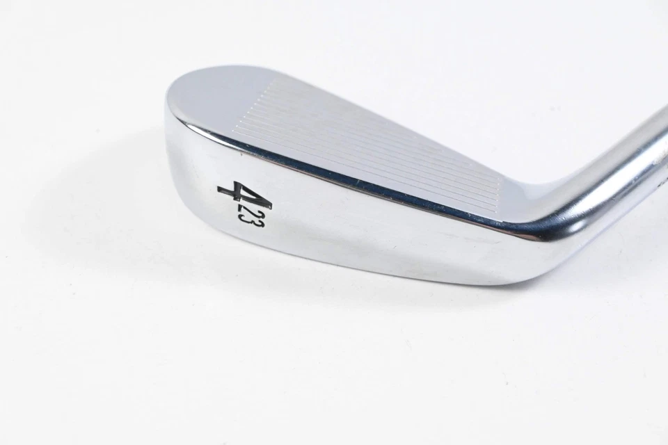 Srixon ZX Utility #4 Iron / 23 Degree / Regular Flex Recoil 95 Shaft - Image 3 of 4