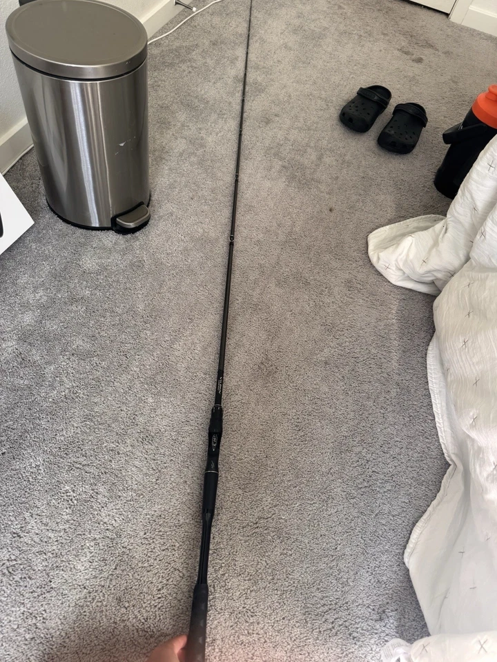 Varilla de fundición Shimano Poison Adrena 7’4 pesada 1 pieza Foto 4 de 4