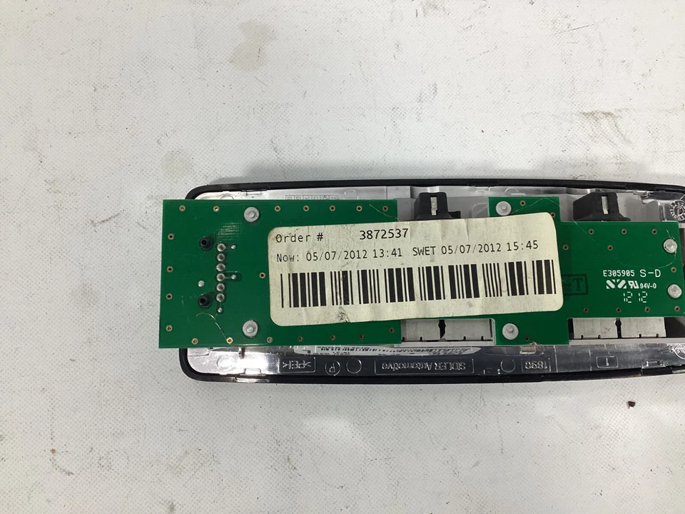 Luz domo lateral izquierdo BMW X3 F25 2013-2017 negra 9202921 OEM. Foto 4 de 4