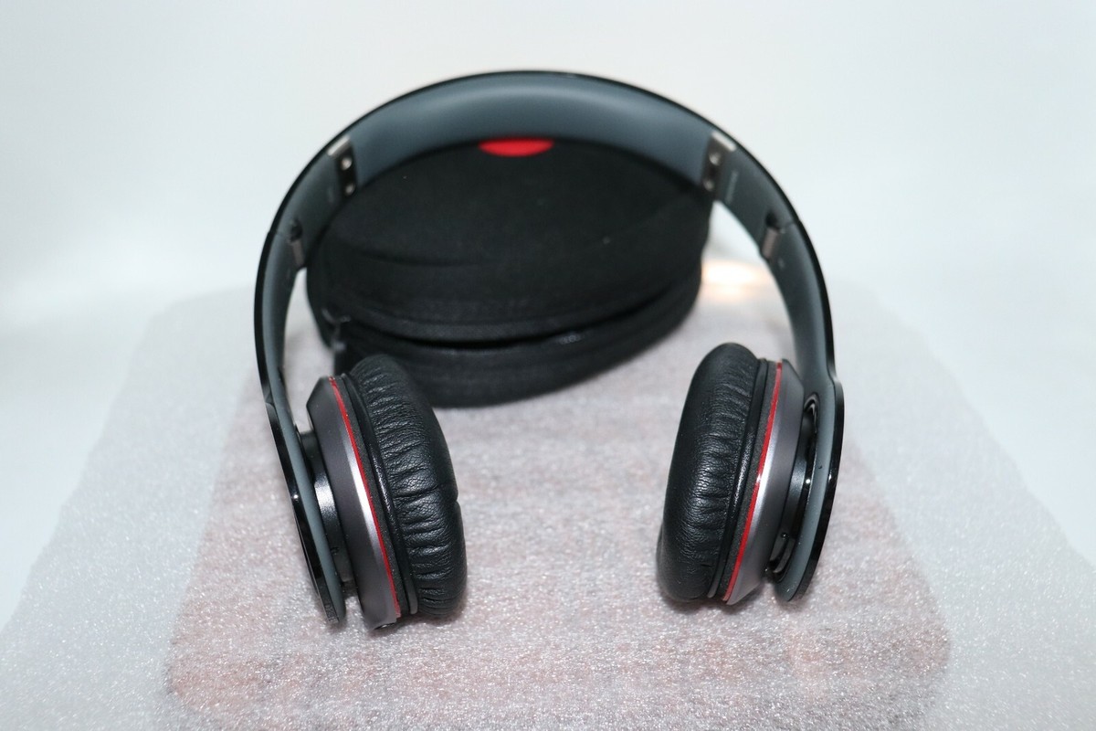 Beats By Dr. Dre Solo HD Monster Black/Red 2 Cords and Soft Case