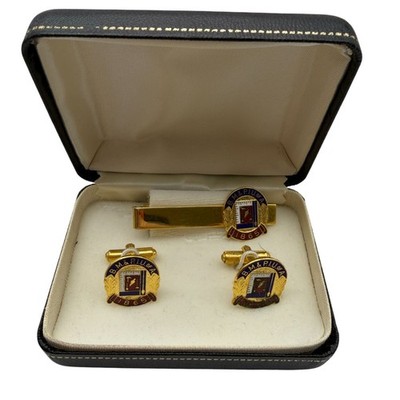 B.M. & P.I.U of A cuff link and tie bar clip set Brick layers masons 25 years