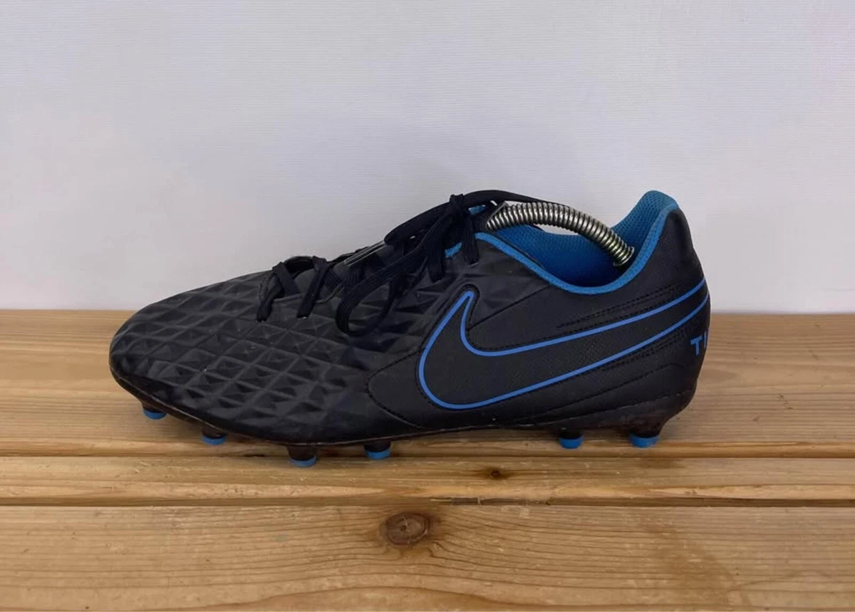 Preços baixos em Nike Tiempo Legend 8 Club FG MG Black Blue Hero