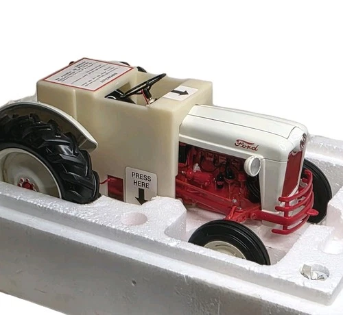 Franklin Mint 1953 Ford Golden Jubilee Farm Tractor 1:12 Scale Precision Model