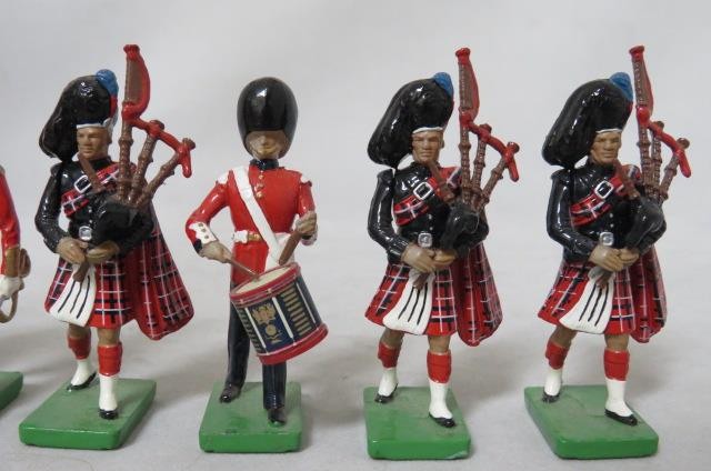W Britains 1990 - 8 Scots Royal Guards Black Watch Pipers & Drums Lot (RARE) NM