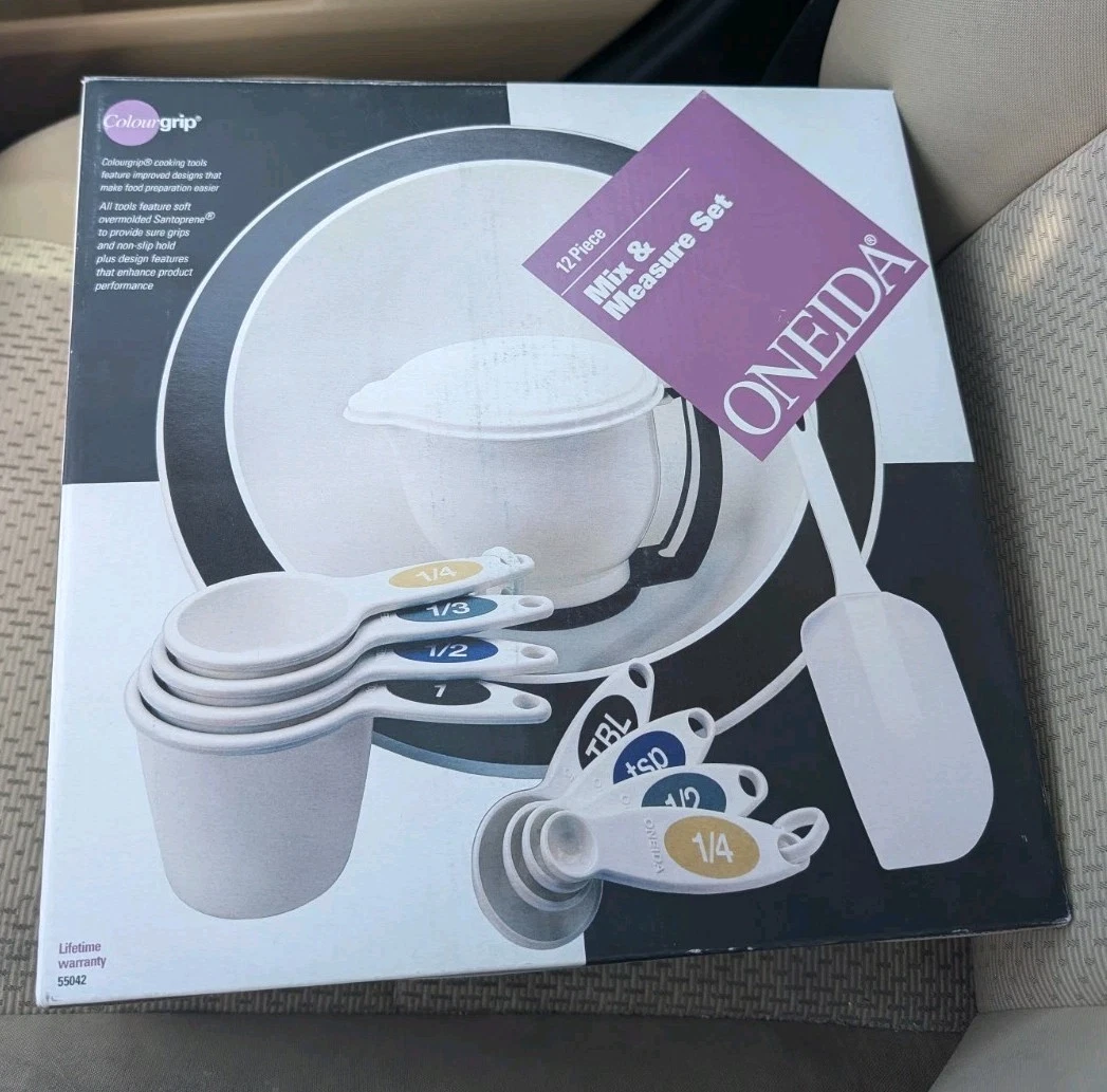 Oneida 12-piece Mix And Measure Set New In Box