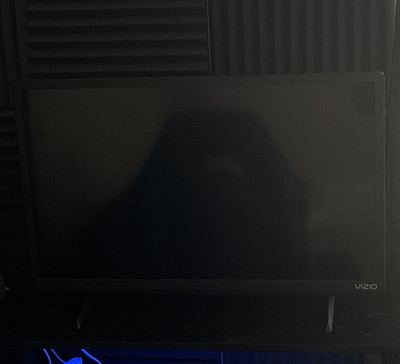 Vizio 24 inch smart tv (DOES NOT HAVE REMOTE) but can get a new one for cheap