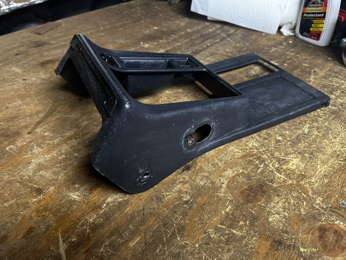 89-98 GEO TRACKER SUZUKI SIDEKICK A/T CENTER SHIFTING CONSOLE