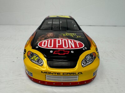 NASCAR ミニカー　FORD 1/24 Action Nascar #24 Jeff Gordon DuPont The Wizard of Oz 2004 Chevy 1