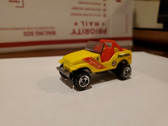 Hot Wheels Rescue Squad Yellow Beach Patrol Jeep MINT | eBay