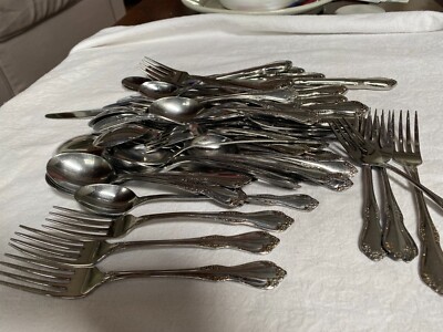 W.M. A ROGERS DELUXE STAINLESS FLATWARE ''MANSFIELD/AMADEOUS'' (57) PC SET