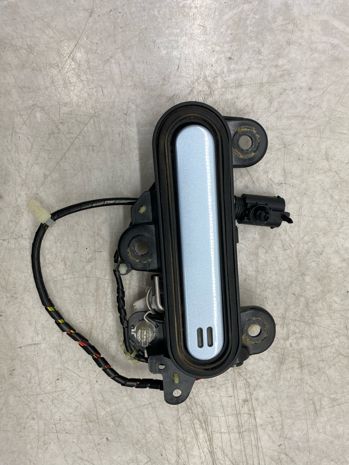 2020-2025 ASTON MARTIN DBX OEM RH RIGHT REAR OUTER DOOR HANDLE HY53-226A29-A