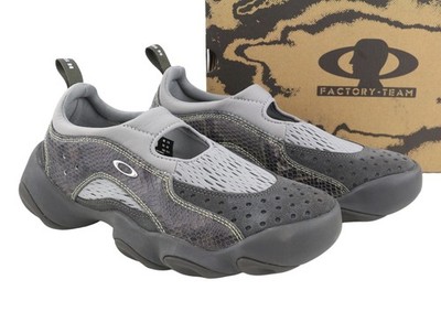 BRAIN DEAD x Oakley Factory Team Python Flesh Herren Sandalen EU42 Grey