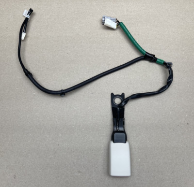 10-15 LEXUS IS250C IS350C FRONT RIGHT SIDE SEATBELT BUCKLE OEM 73230-53270 A1