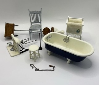 Suite de baño para casa de muñecas y accesorios de 'Chrysnbon' (BOU/30)