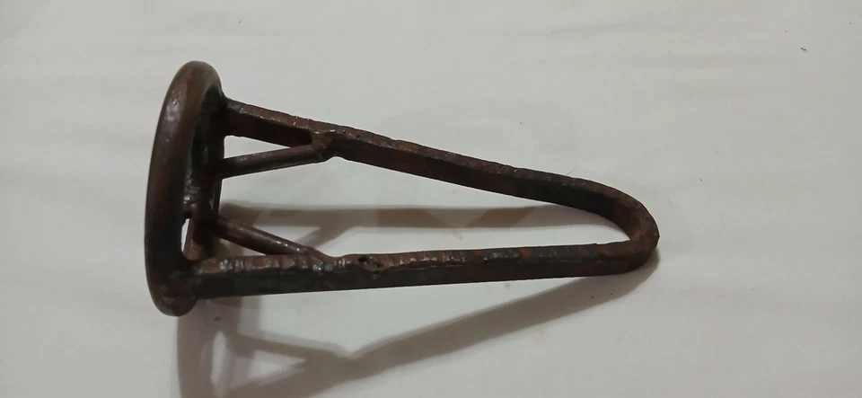 老式古董铁匠手工锻造短马/牛品牌铁(圆形)? — 第 3/4 张图片