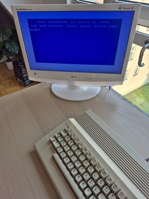   COMMODORE 64 C64 C C64-II   guter Zustand  (ohne Monitor, ohne Netzteil)  