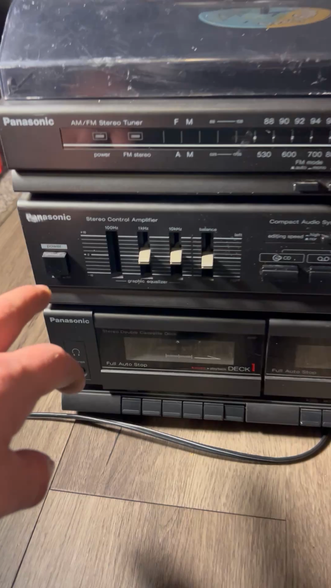 Panasonic SG-HM09 Turntable Record Player/Cassette-FM/AM Stereo w