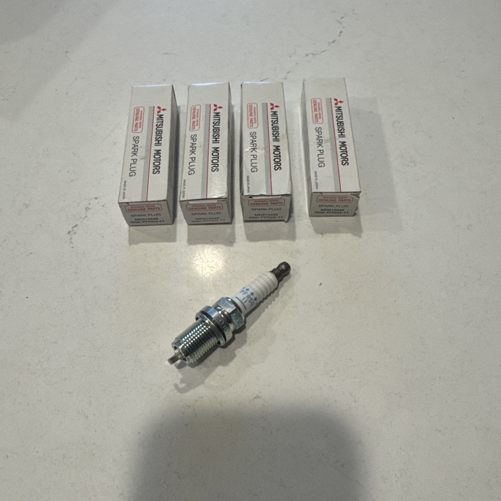 4 New Mitsubishi MD313442 Spark Plugs NGK PFR5G11 PFR5G-11