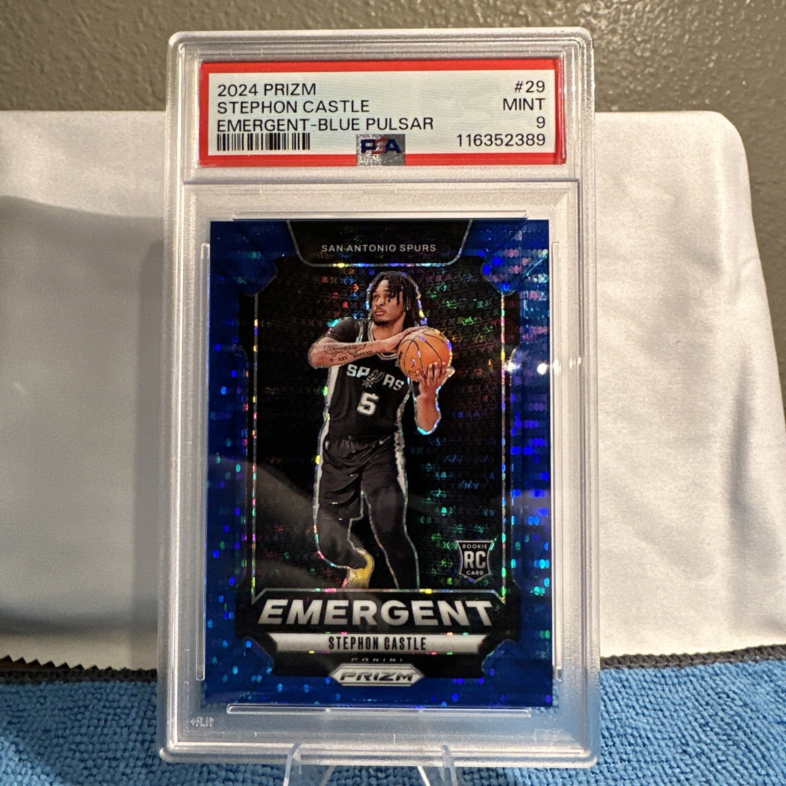 2024-25 Panini Prizm Stephon Castle #29 Blue Pulsar Prizm Emergent RC /99 PSA 9