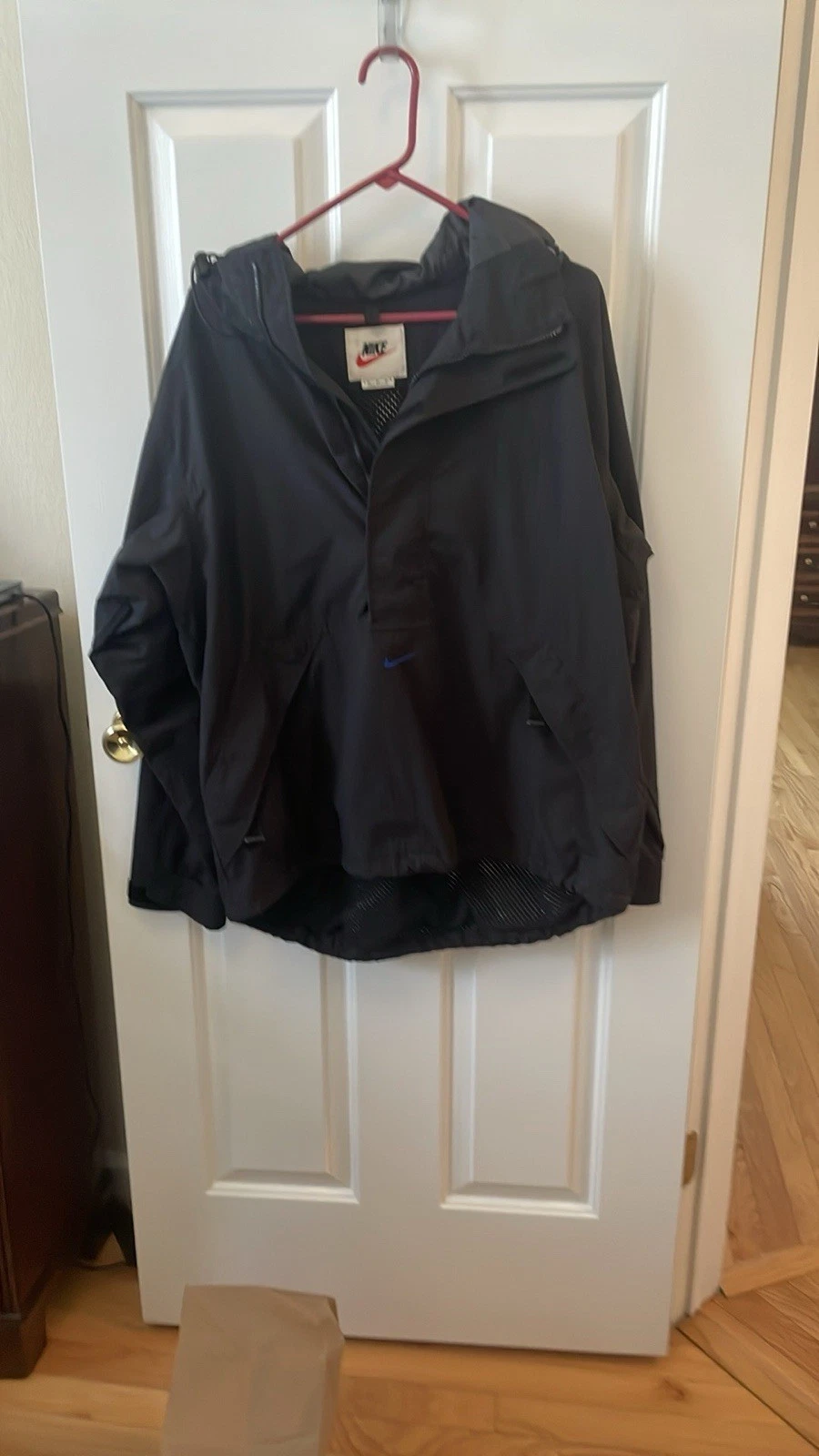 Nike Center Swoosh Pullover Windbreaker Jacket. Medium. Nice!