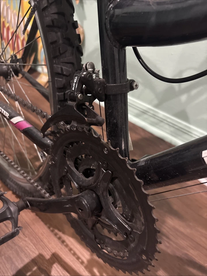 Bicicleta de montaña Roadmaster Granite Peak 26 pulgadas para mujer púrpura Foto 3 de 4