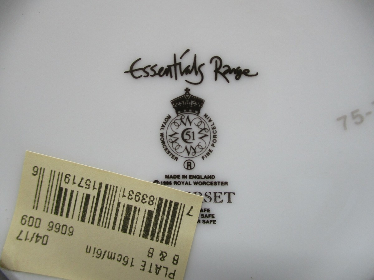 ROYAL WORCESTER SOMERSET(Embossed) CUP & SAUCER - 2 1/2