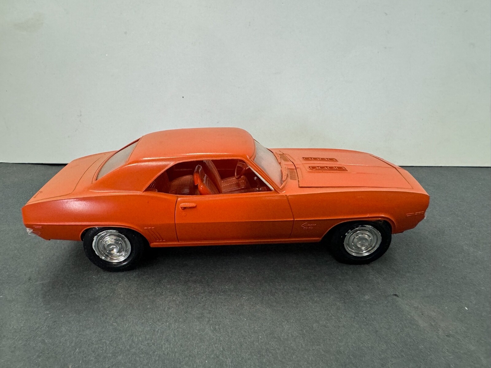 D9 1969 Chevy Camaro SS vintage Annual Built Model car Vintage 1/25 McM