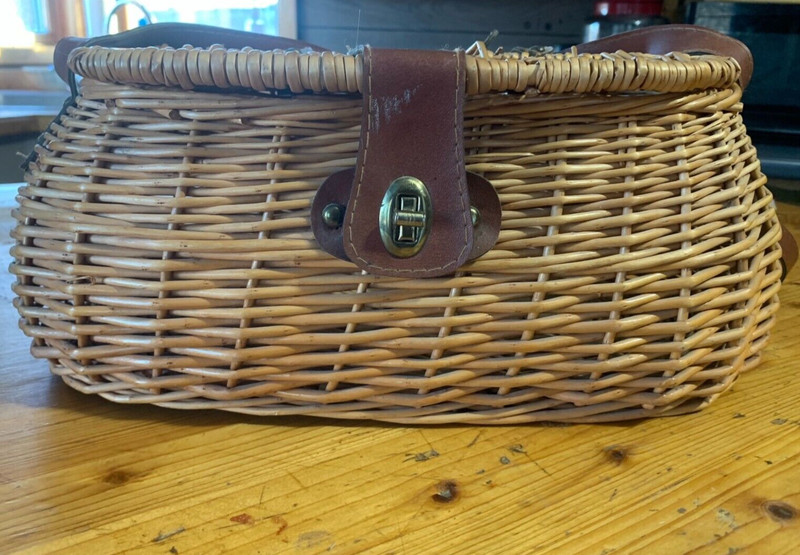 Vintage Fly Fishing Creel Basket Wicker & Leather Shoulder Strap Very Nice Cond.