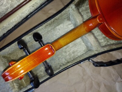 Suzuki 220 (3/4 Size) Violin, Japan, 1989. w/ case & bow, Very