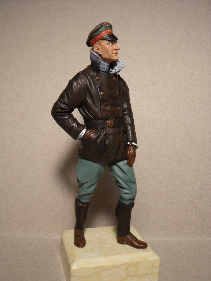1/14 FIGURE   GERMAN  WW1  VON RICHTHOFEN  VROOM PAINTED  ULTIMATE  21ST CENTURY - Image 2 of 4