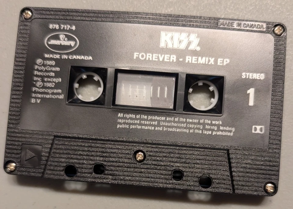 Lot of two 2 KISS Cassettes Smashes, Thrashes & Hits and Forever (remix) EP - Image 4 of 4