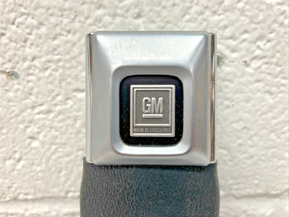 Оригинальный крючок ремня защелки подушки сиденья GM RH 14071572 1983-94 Chevy S10 (SVM162) - Изображение 4 из 4